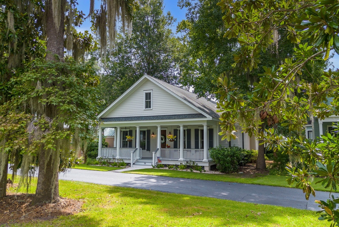 98 Ponvert - Front of Property