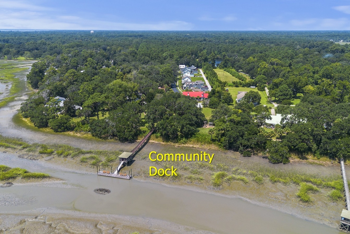 98 Ponvert - Community Dock