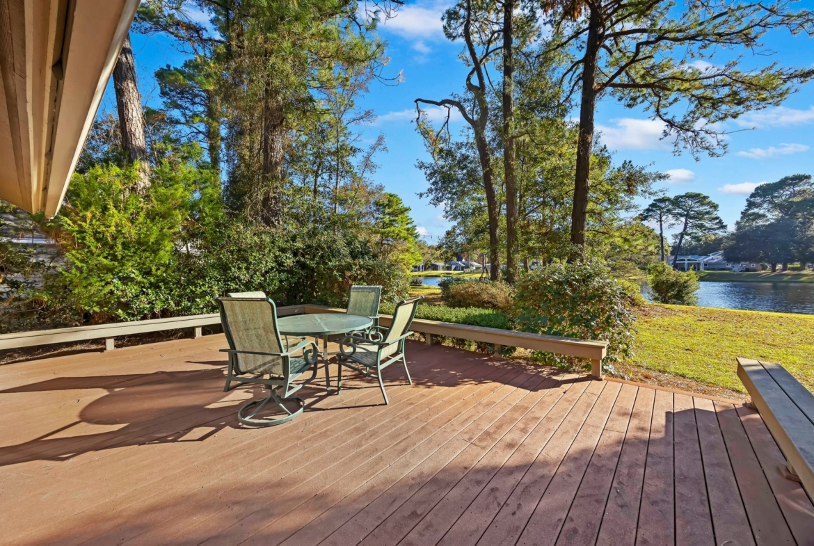 4 Lotus Ct - Back Deck
