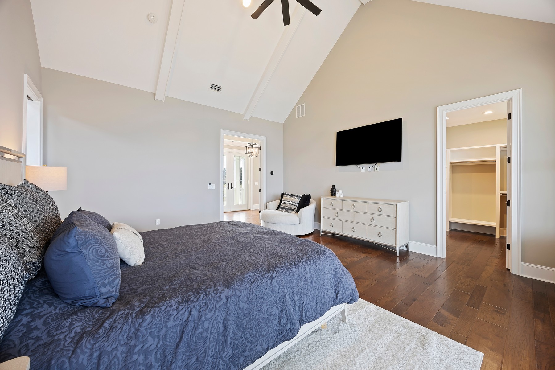 58 Lady Slipper - bedroom