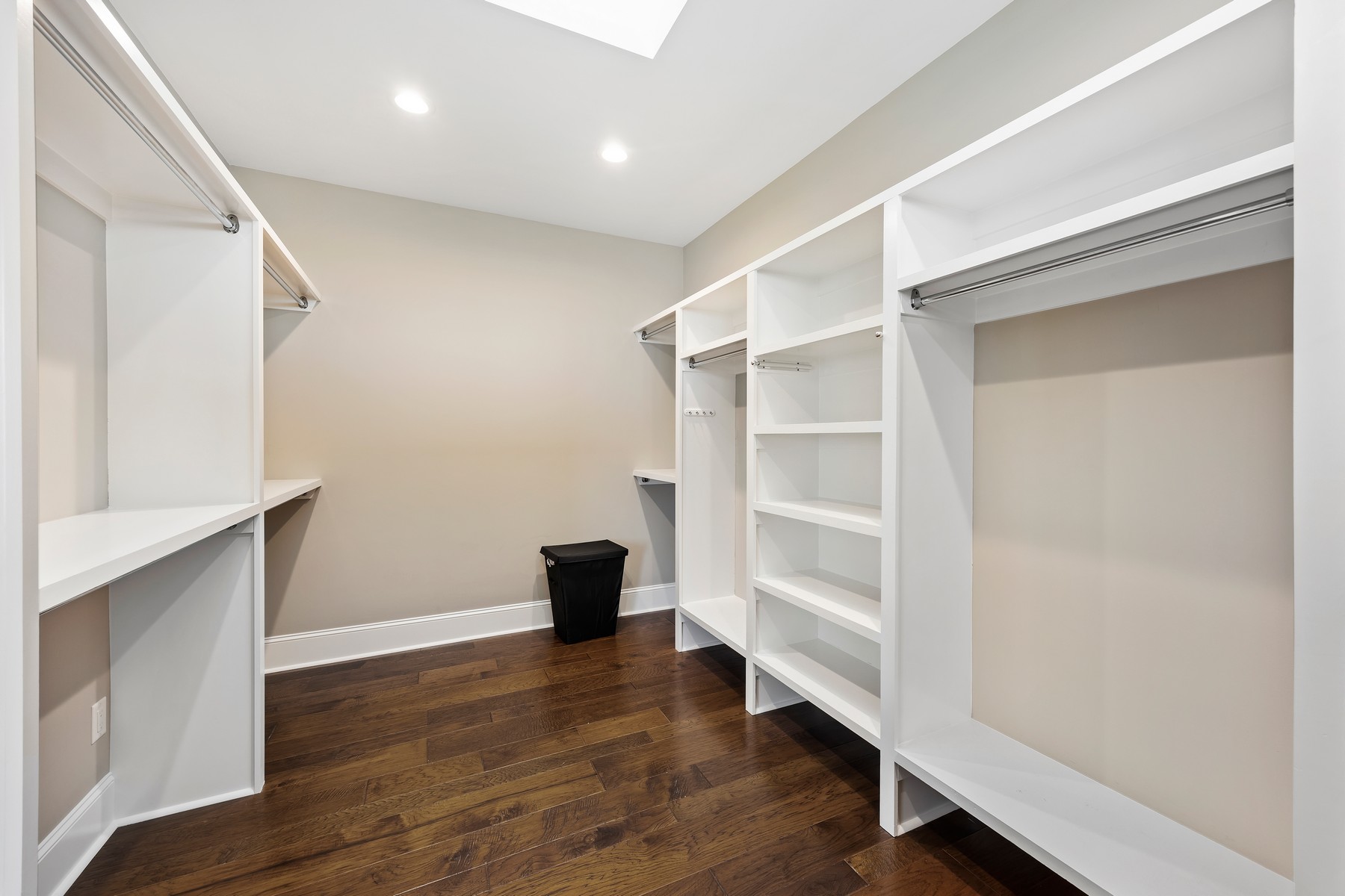 58 Lady Slipper - closet