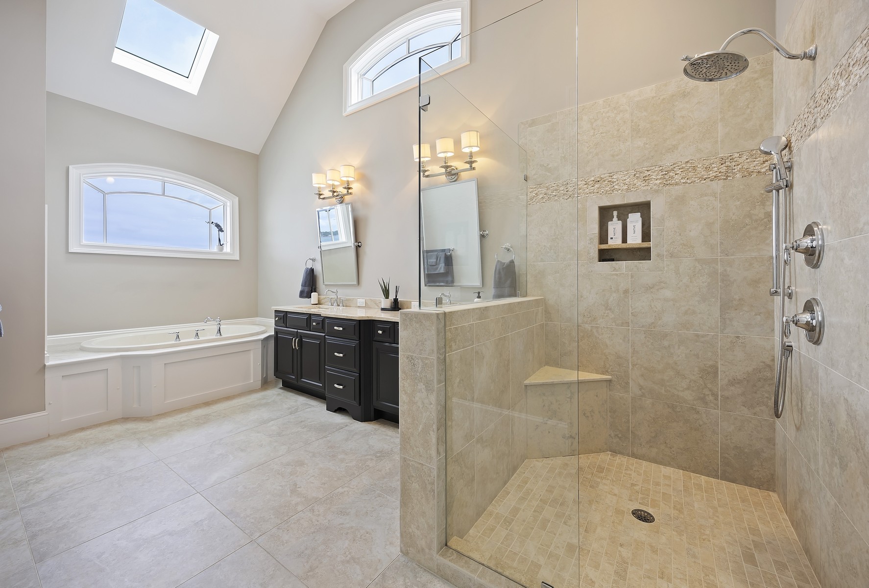 58 Lady Slipper - bathroom