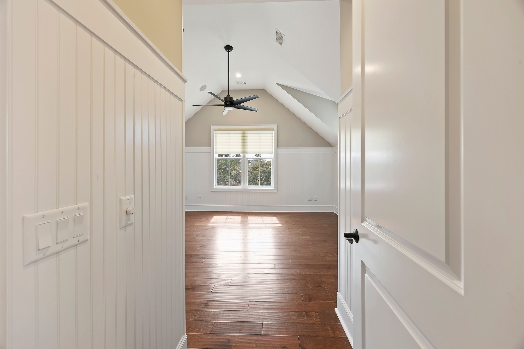 58 Lady Slipper - bedroom/ extra room