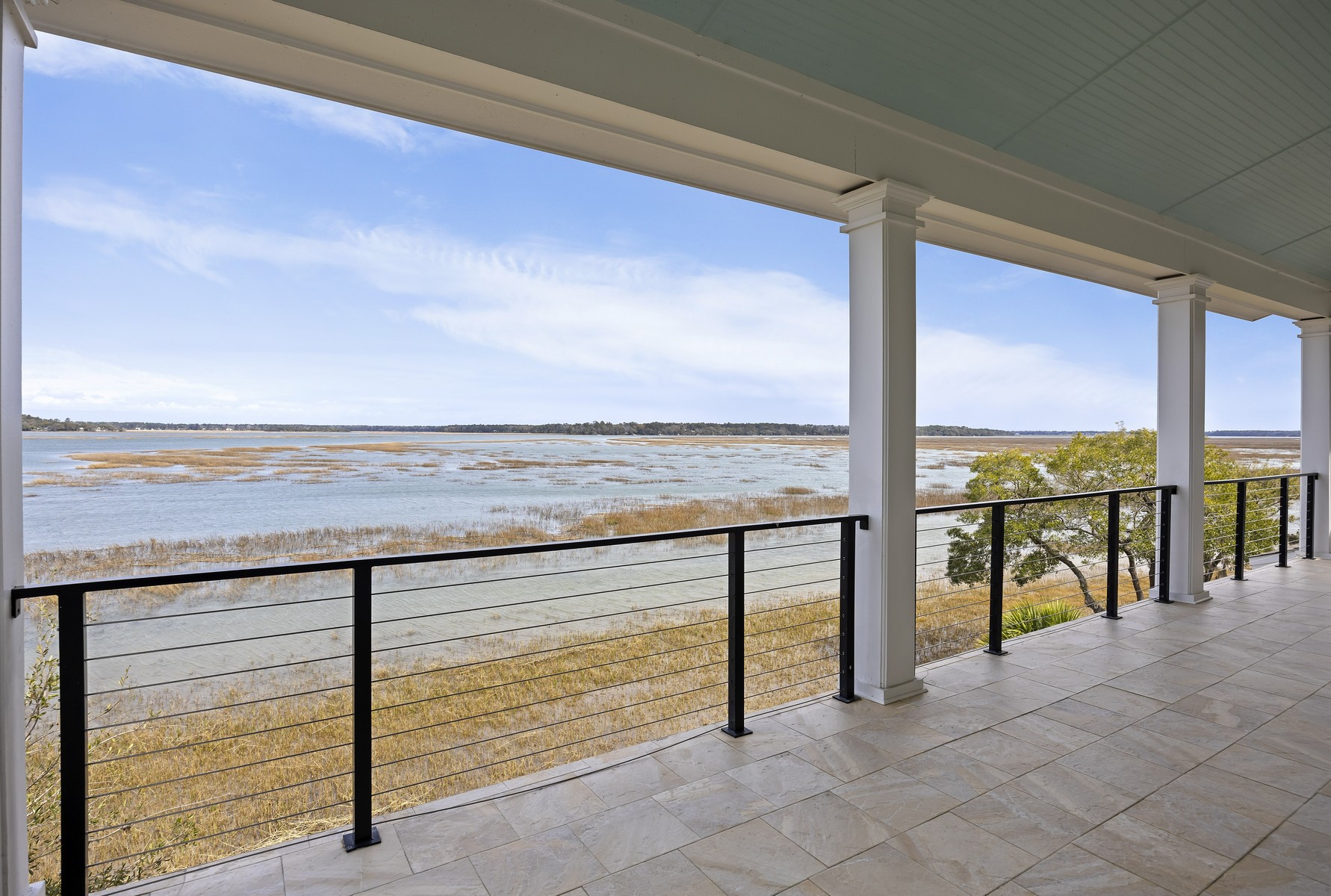 58 Lady Slipper - balcony / patio view