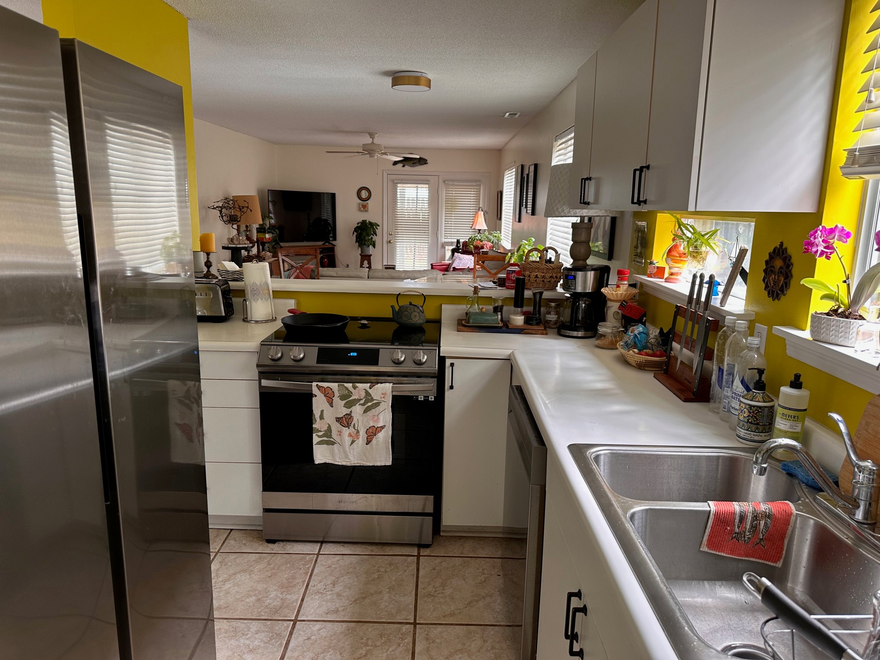 Kitchen of condo