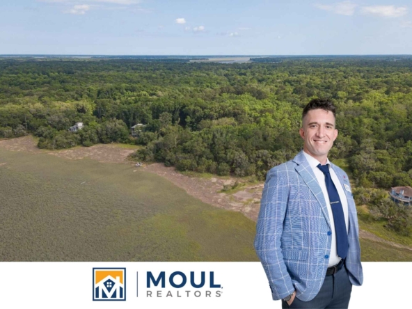 10 Quiet Cove Way - Agent in front of property