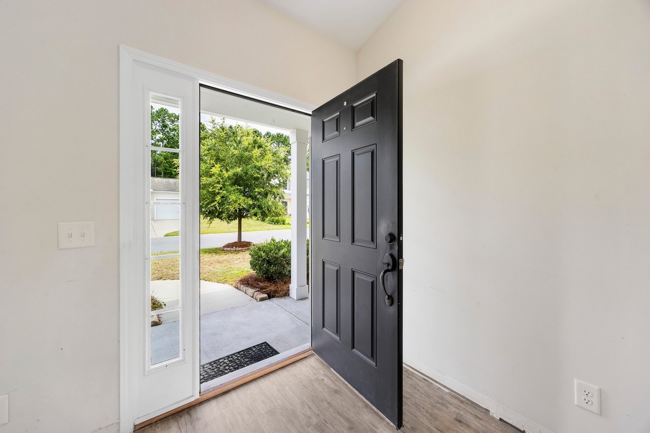 24 Sand Live Oak - entryway
