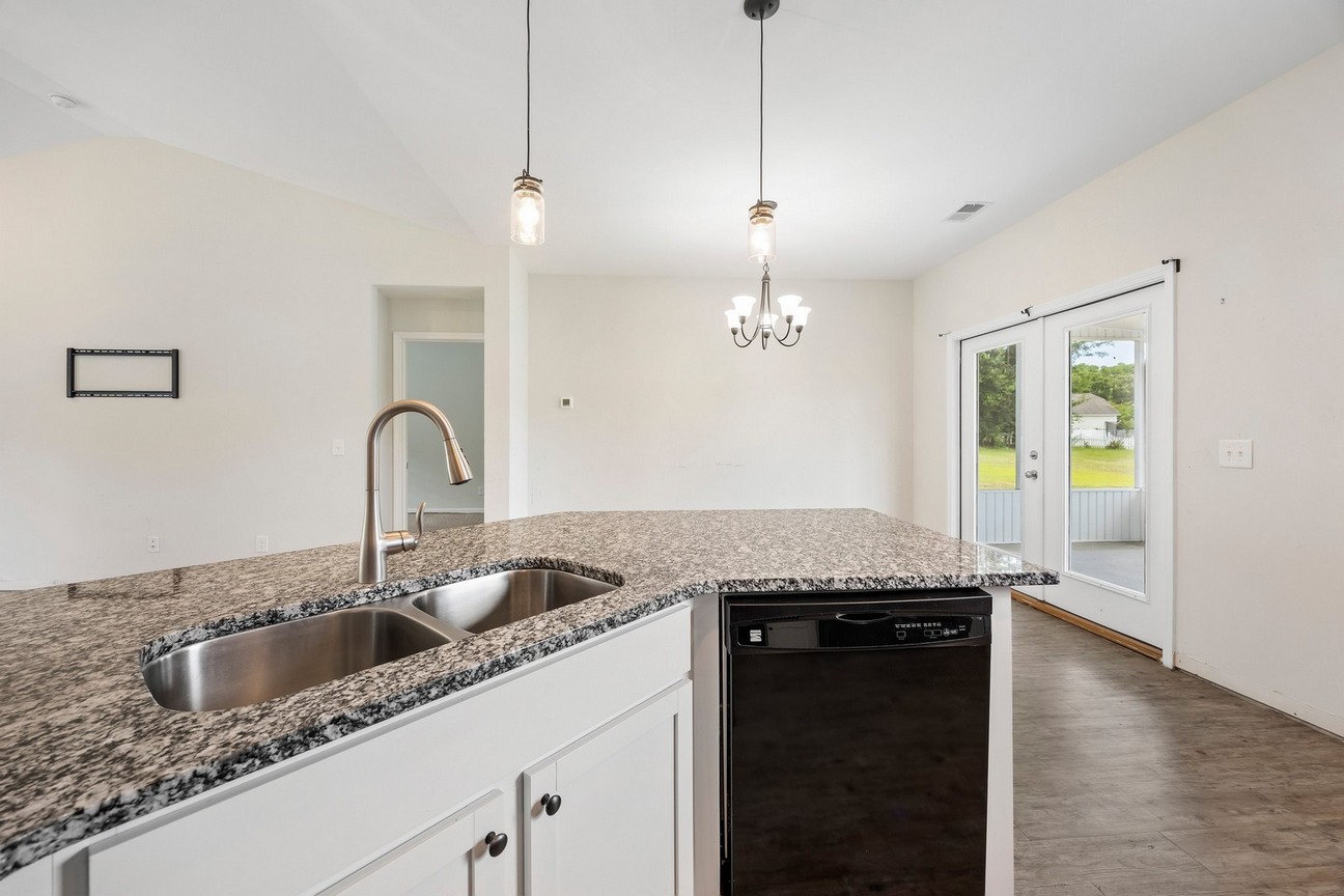 24 Sand Live Oak - kitchen