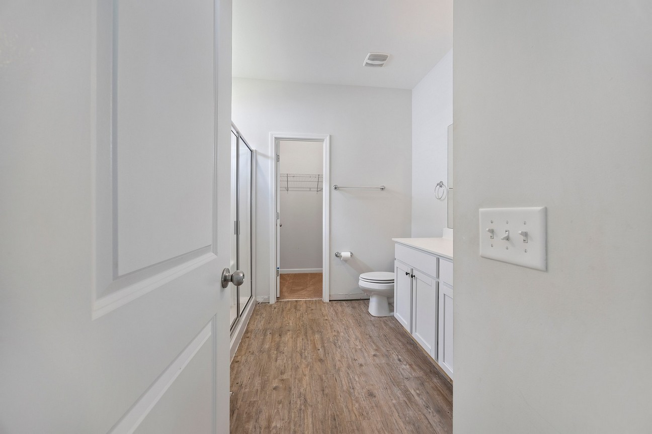 24 Sand Live Oak - primary bathroom