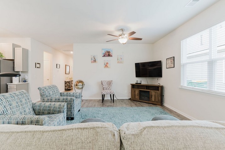 497 Rye Creek - Living Room