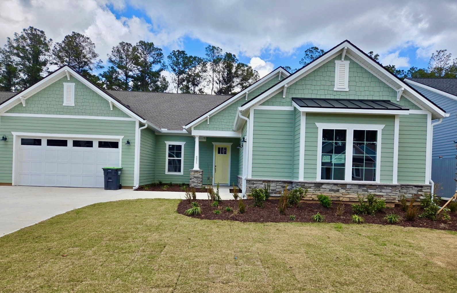 4835 Azalea Dr - Front Photo