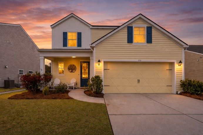 173 Heritage Pkwy - Front of Property