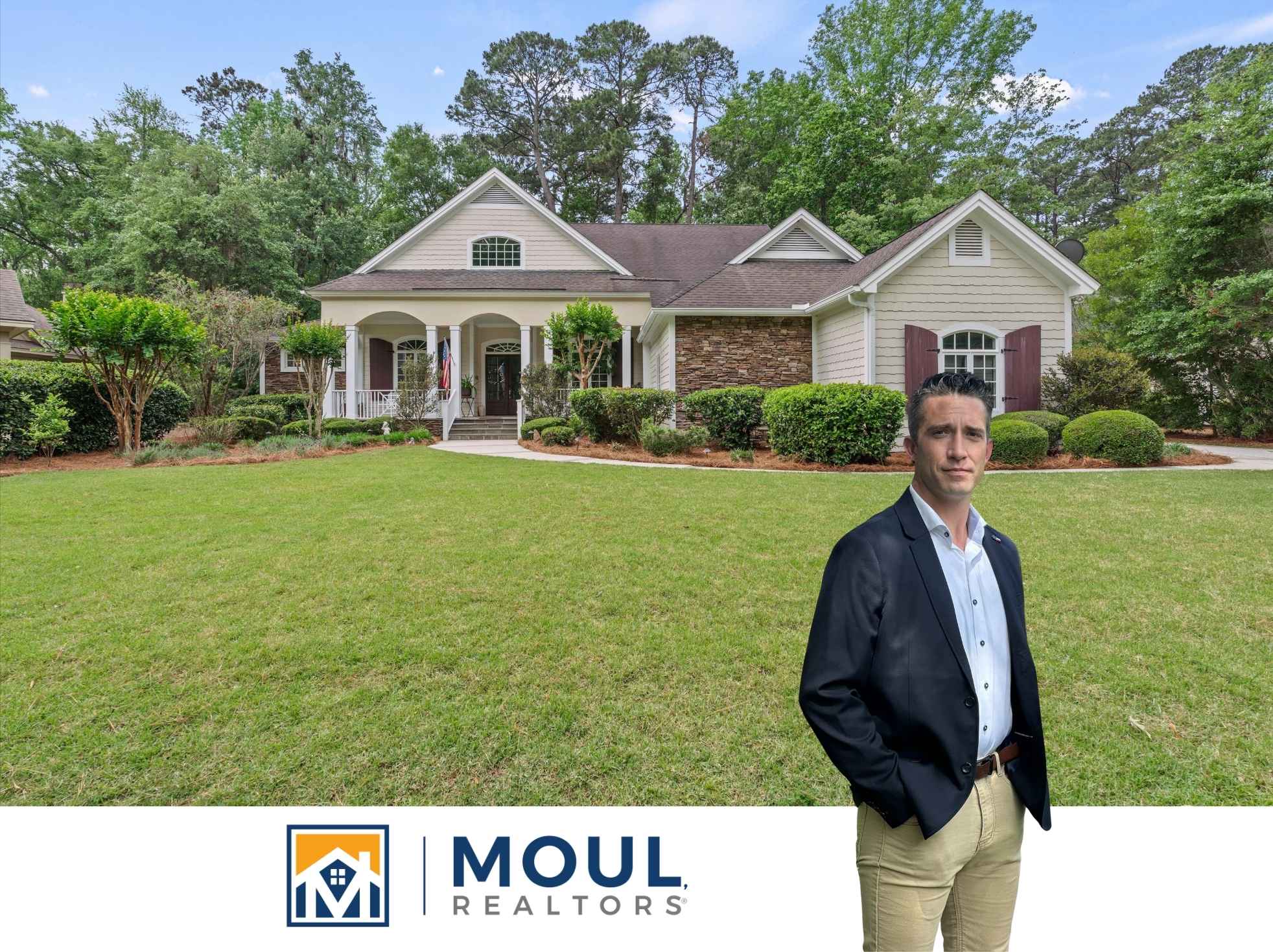 25 Newberry Ct - Agent in Front of Property