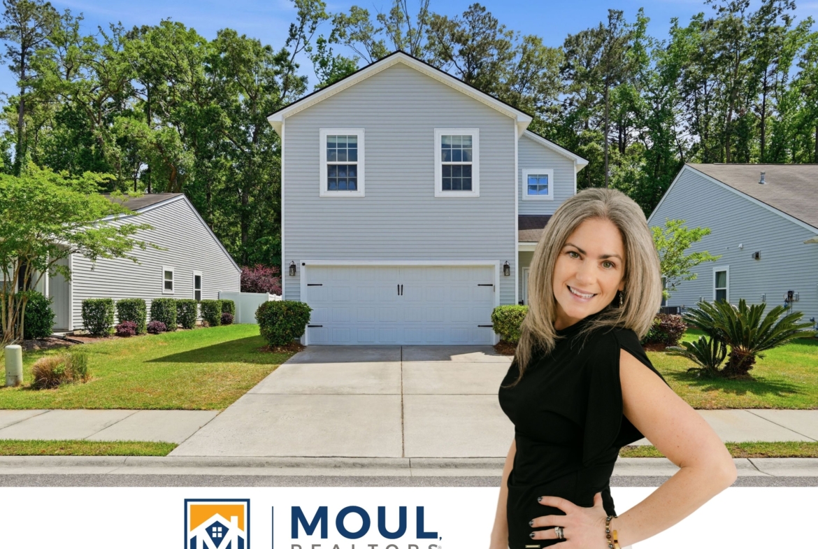 Agent in front of Property - 106 Lincoln LN